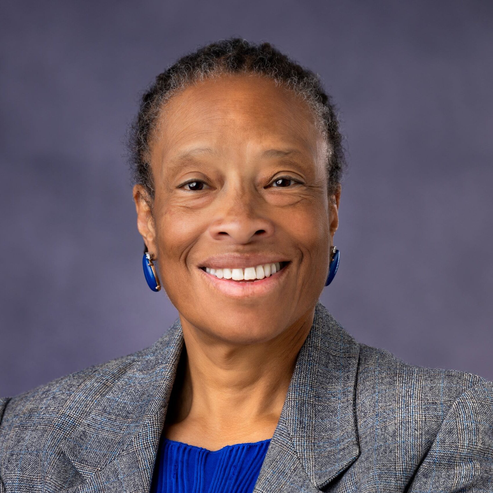 Leslie Blue headshot